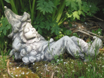 Gartenfigur Stechapfel liegend