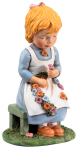 Lore Hummel "Maim�dchen sitzend"