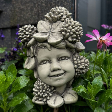 Gartenfigur Blumenkind Glücksklee